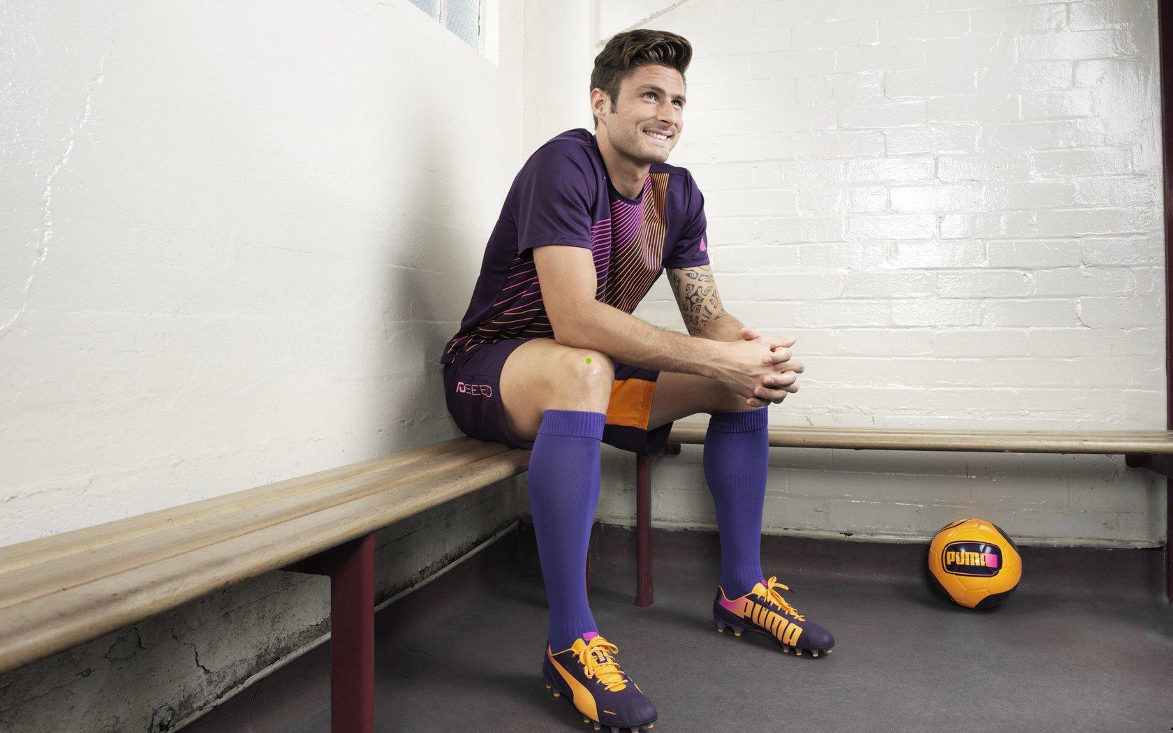 【kaiyun】昔日霸主陷泥潭！五轮仅八分保级警报拉响，广州队客平难掩颓势，核心缺阵之痛何解？