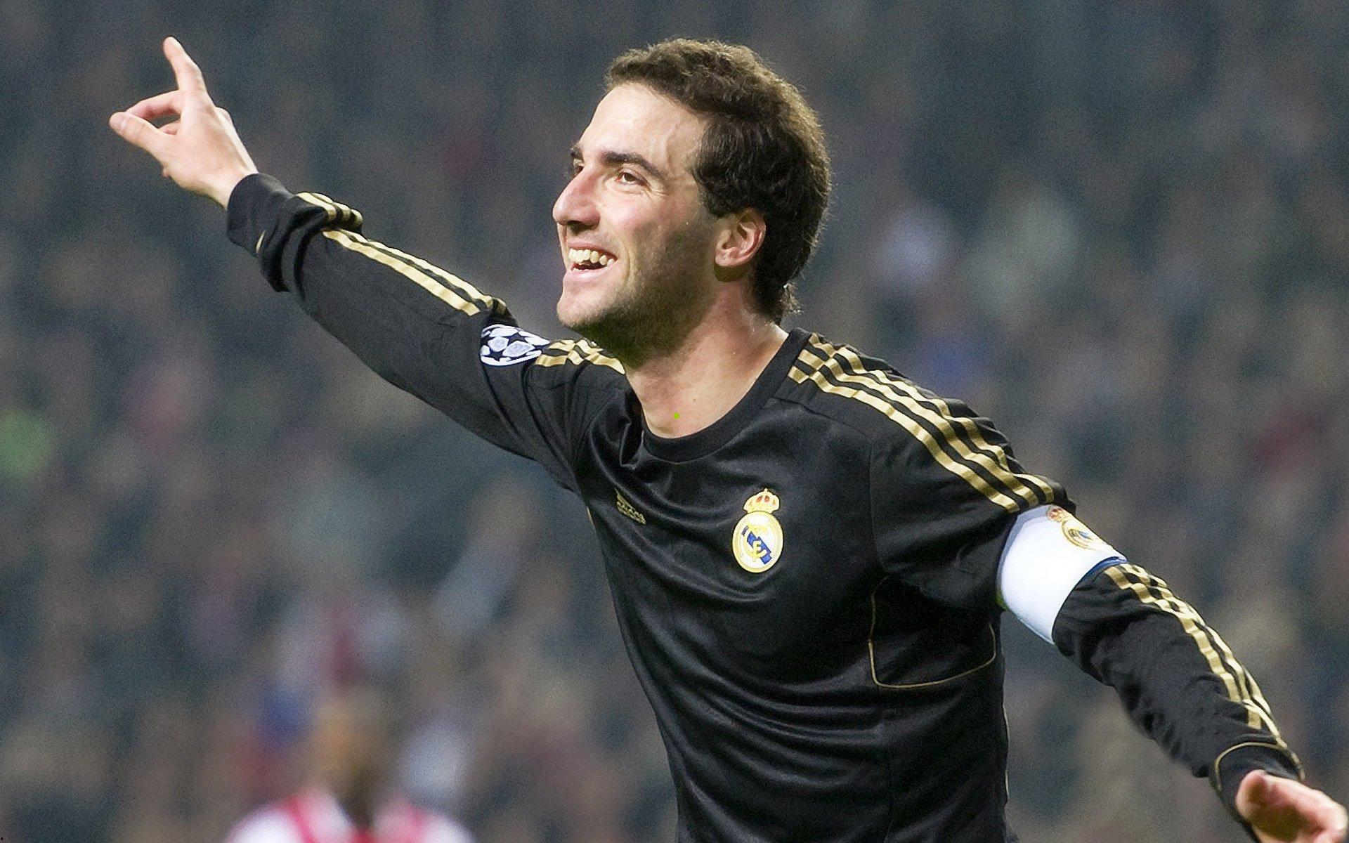 前加拉塔萨雷球员坦言，萨内适应进程持续，最佳表现尚需耐心等待