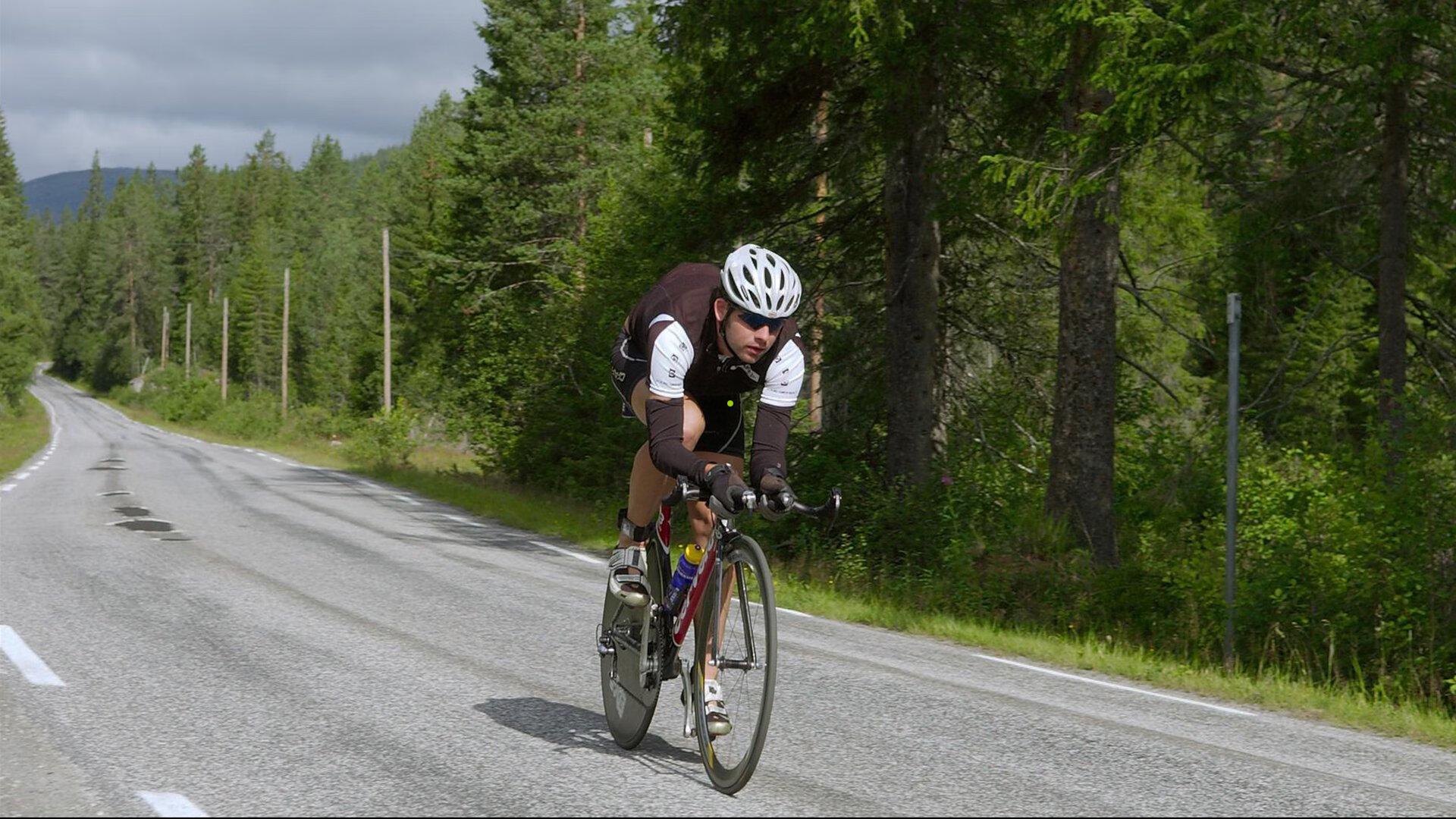 黄袍加身！里约基督像披上巴西黄衫，足球圣典点燃全民激情